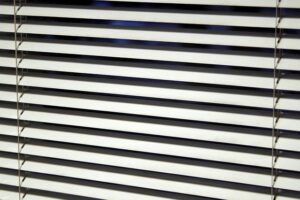 blinds-1732186_640